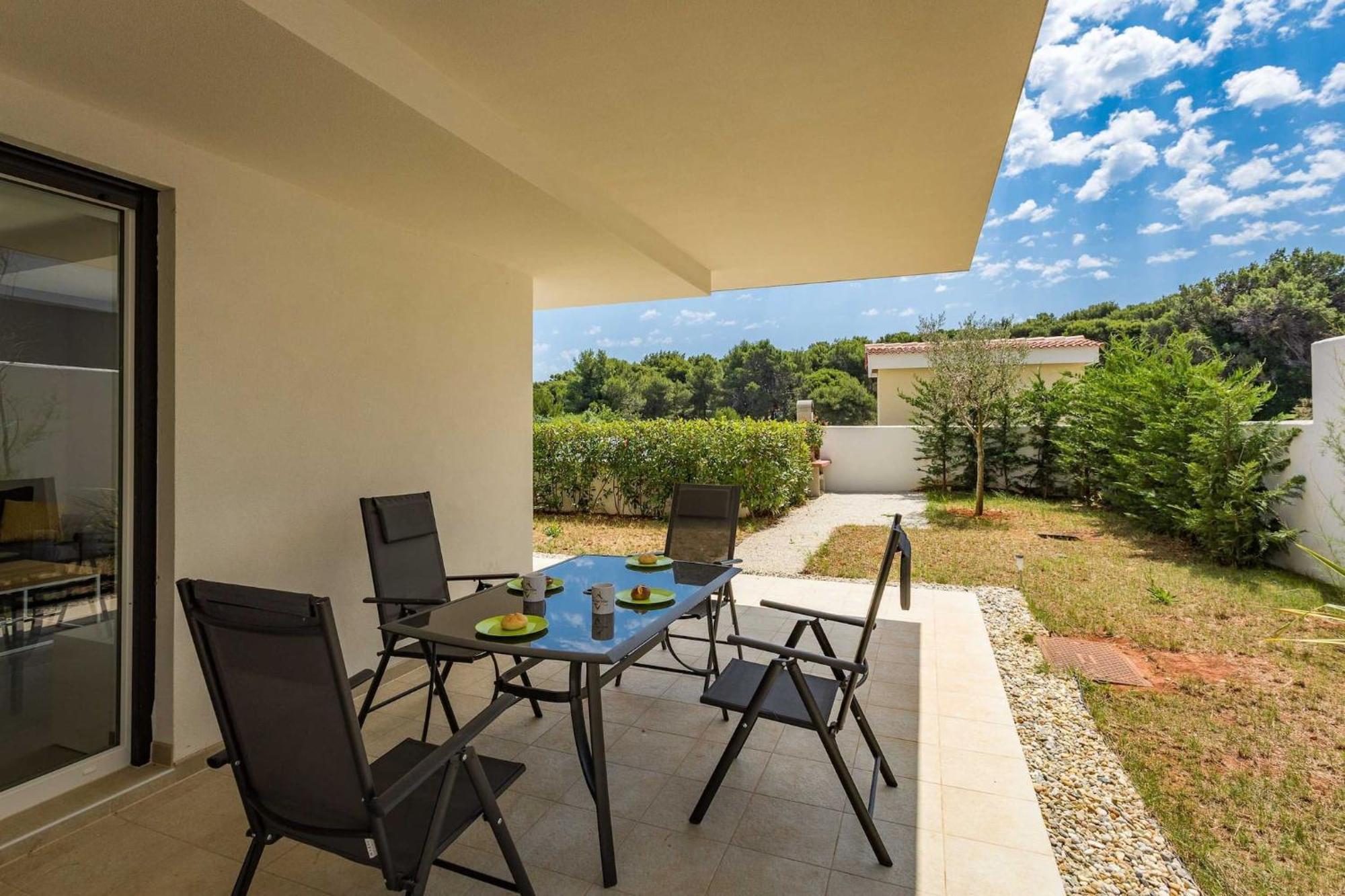 Apartments At Villa Frida Premantura Exterior foto