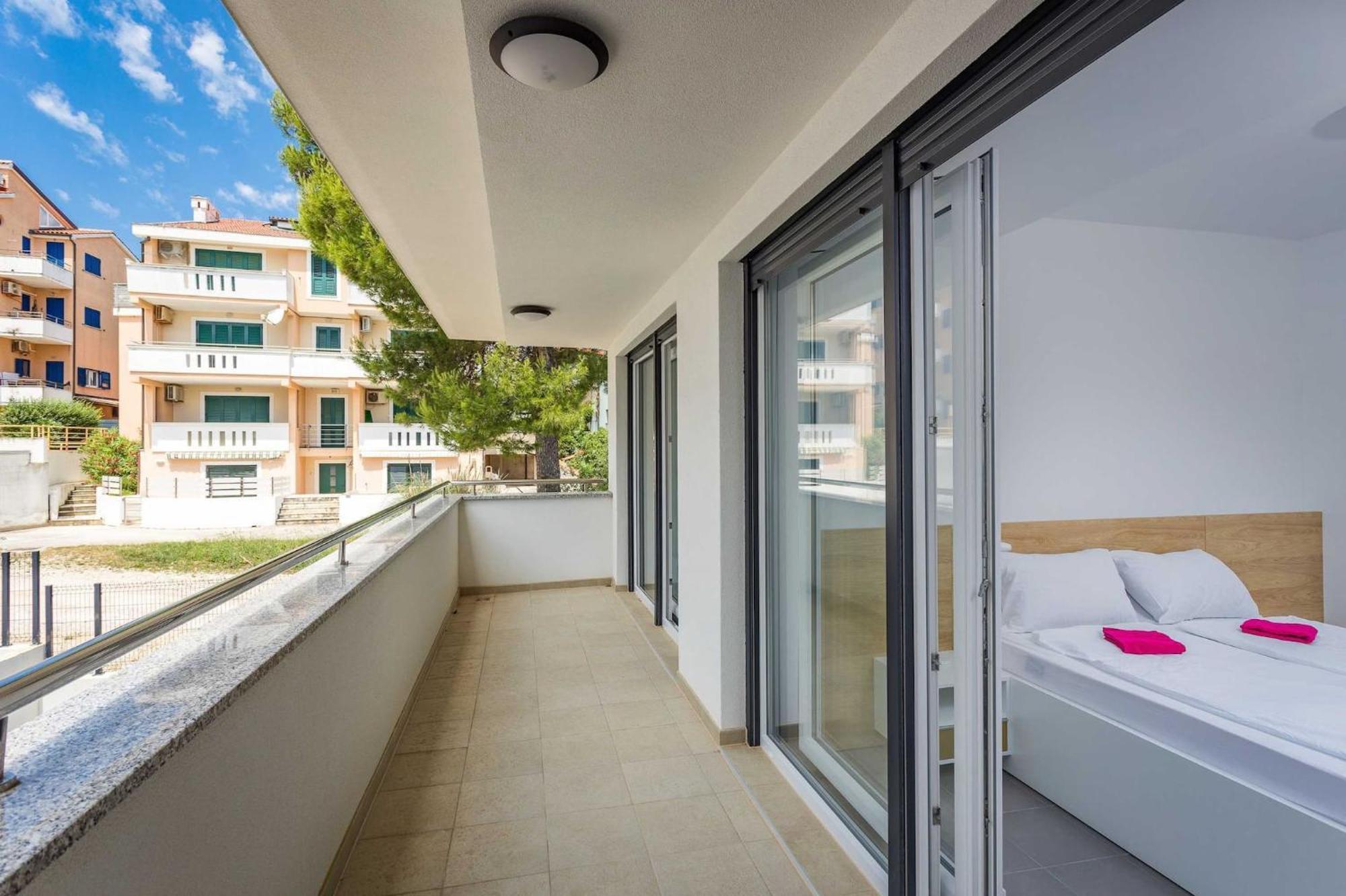 Apartments At Villa Frida Premantura Exterior foto
